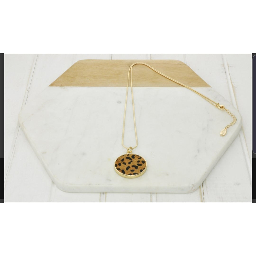 Gold Leopard Print Pendant Necklace